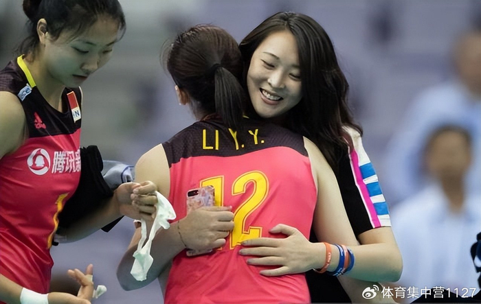 除朱婷外 基本把中国排球圈名人合影都包揽了|惠若琪|人缘|朱婷_新浪