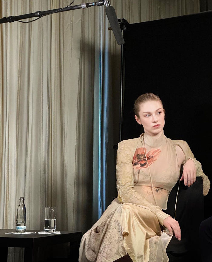 hunter schafer 怎么把首映礼都变成自己的秀场了|首映礼|秀场_新浪