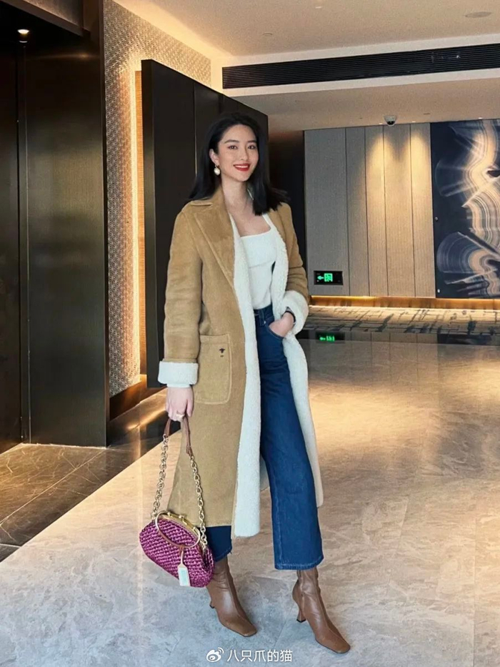 是那种经历了岁月之后的从容淡定,韵味悠长~"裤子 靴子"顺色的穿法不