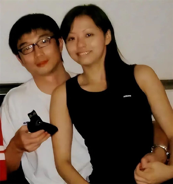 她与有妇之夫同居15年,甘心做对方摇钱树,被骗走6亿身家|冯珂|张靓颖