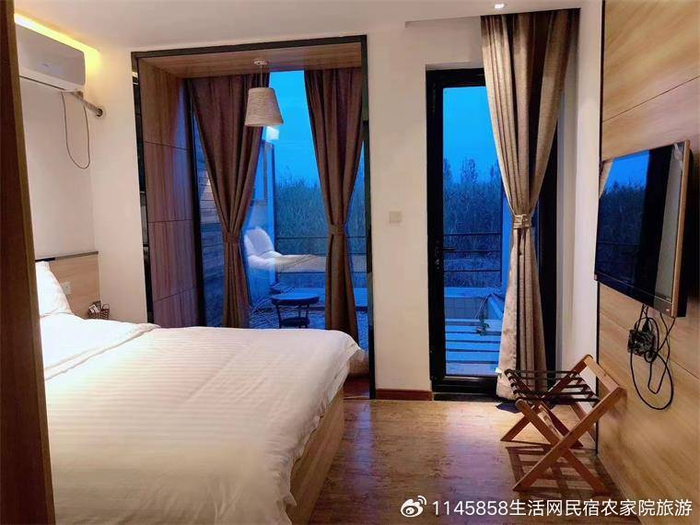 河北保定白洋淀水一方度假村,龙舟豪华游艇50起,住宿一间仅200|龙舟