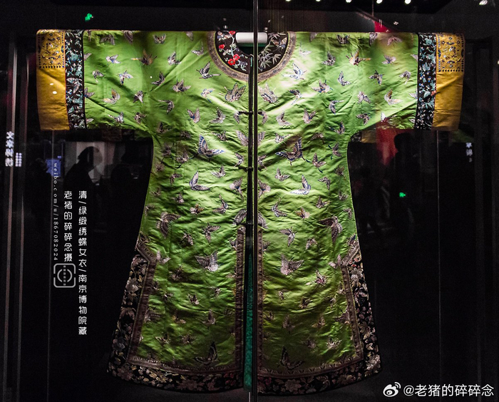 古代服饰清绿缎百蝶衣