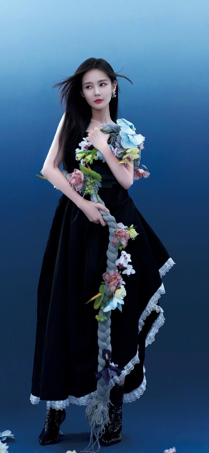 李一桐《男人装》壁纸__财经头条