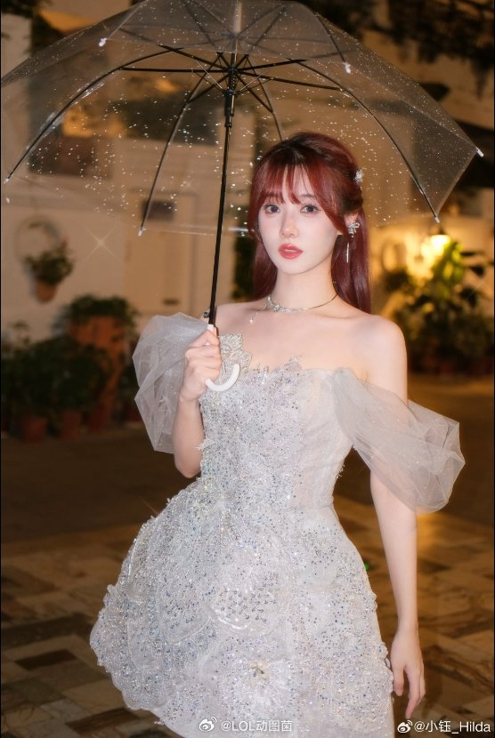 又是羡慕rookie的一天!主持小钰晒美照:飞天小女警又准备赶往成都