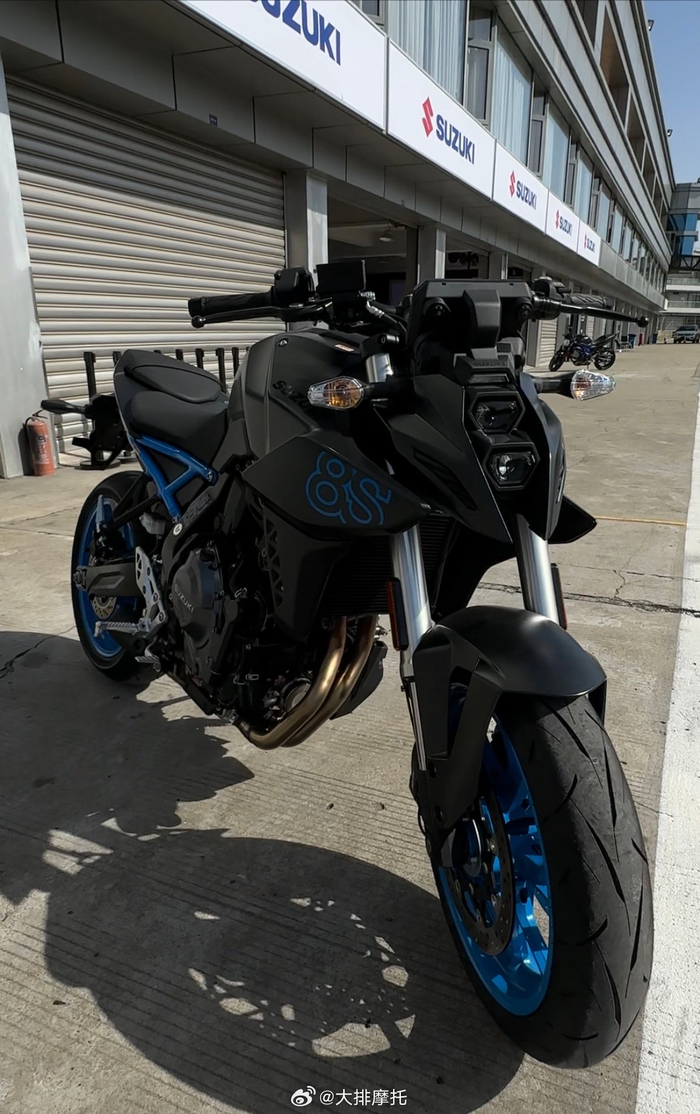 铃木新车gsxs8运动街车国内售价发布99800元