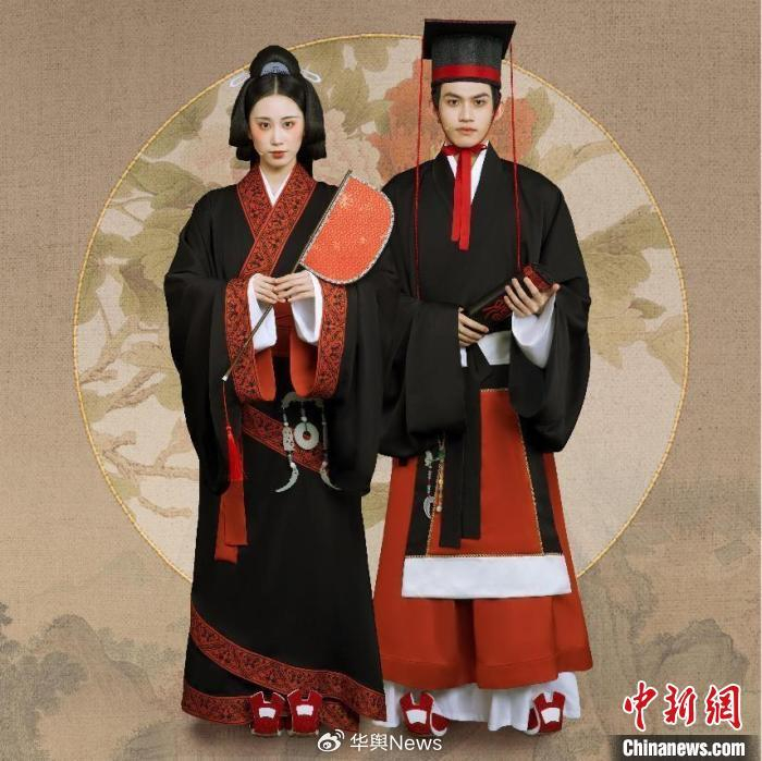 梁燕:“衣以载道,以衣表礼”,古今东西婚服知多少?|中新社|梁燕|秦汉|婚服|设计|西方|样式|文化|中西|服装|婚礼|寓意_新浪新闻