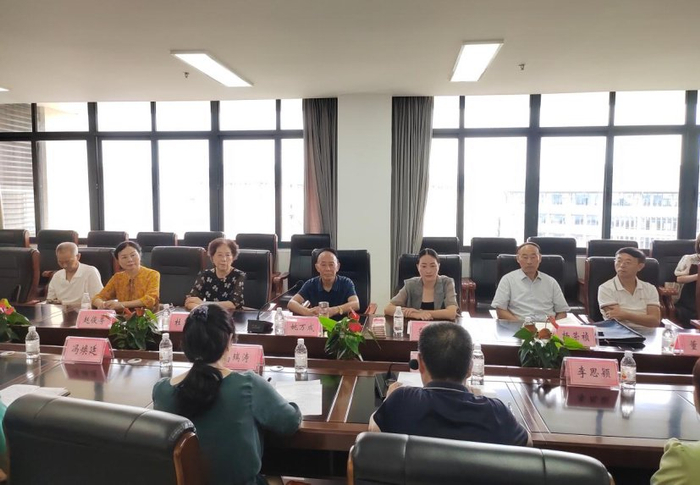 姚万成强调,"显柱阳光奖学金"设立至今,十二载的大爱坚守令人动容