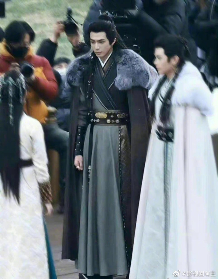 杨颖宋威龙《相思令》新路透 红色皮毛斗篷……__财经头条