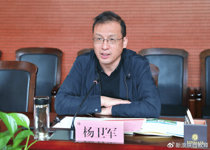 陕西省中华职教社等单位向咸阳职业技术学院捐赠卫生