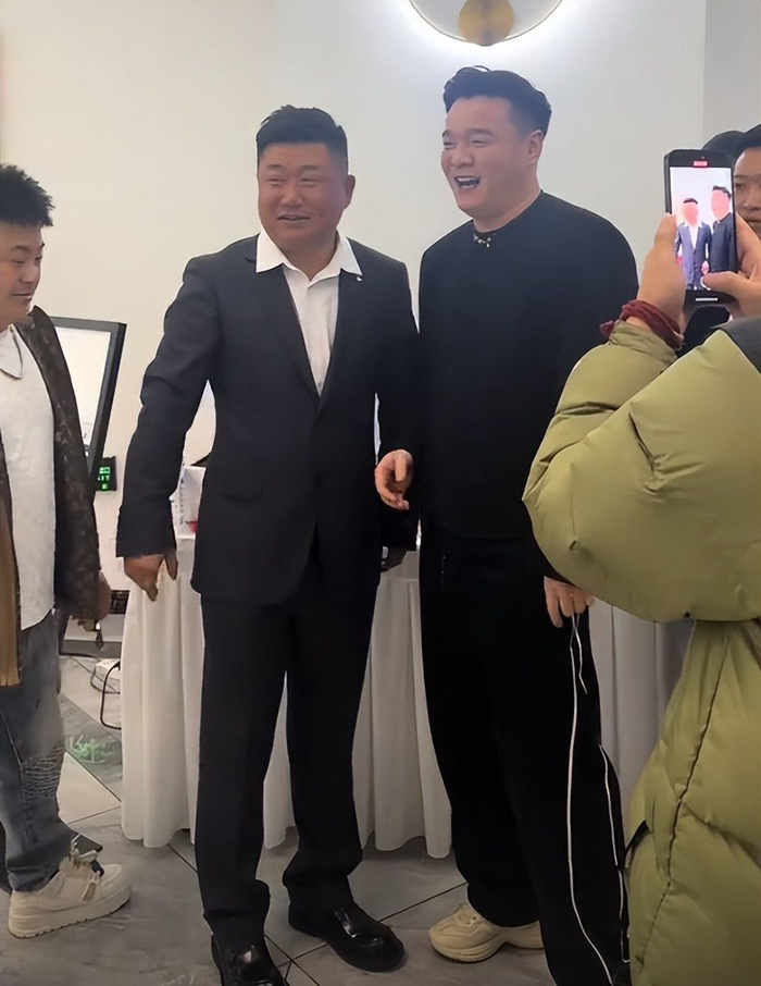 这次唯一一个熟面孔是崔大笨,其实很多人并不认识他,但他也是东北挺有