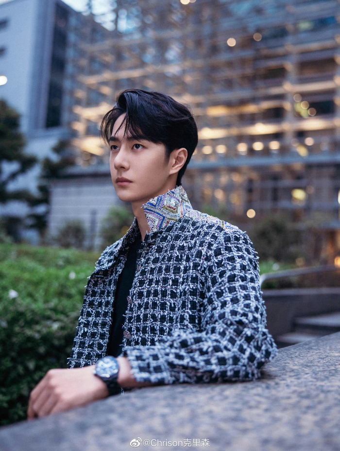 王一博受邀出席chanel在东京重现的202223高级手工坊大秀