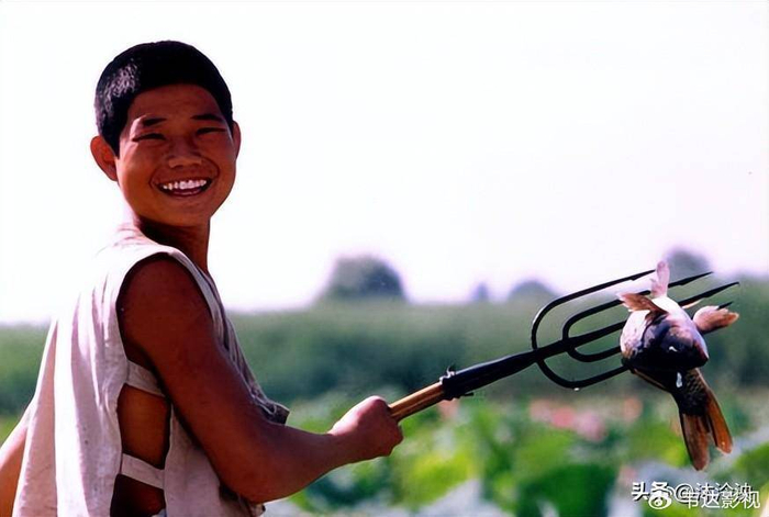 《小兵张嘎》中的穿帮镜头,整整骗了我一个童年,导演你认真的吗|小兵