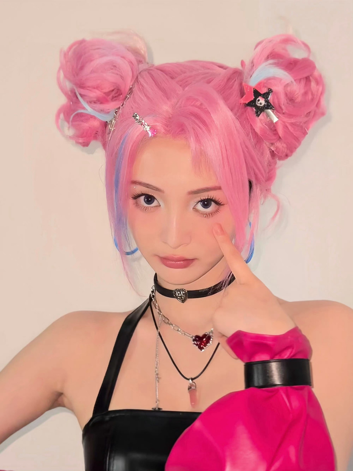 周洁琼限定粉色双丸子头这个颜色能驾驭好真的好难