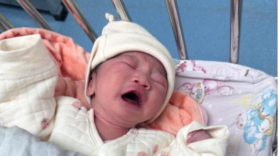 除了妈妈，这3个人对宝宝同样重要，妈妈别疏忽