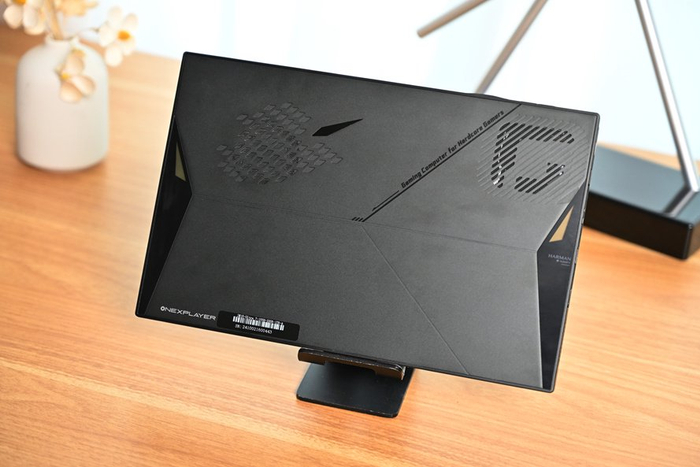 壹号游侠x1三合一笔记本上手测评便携办公掌上玩游戏太爽