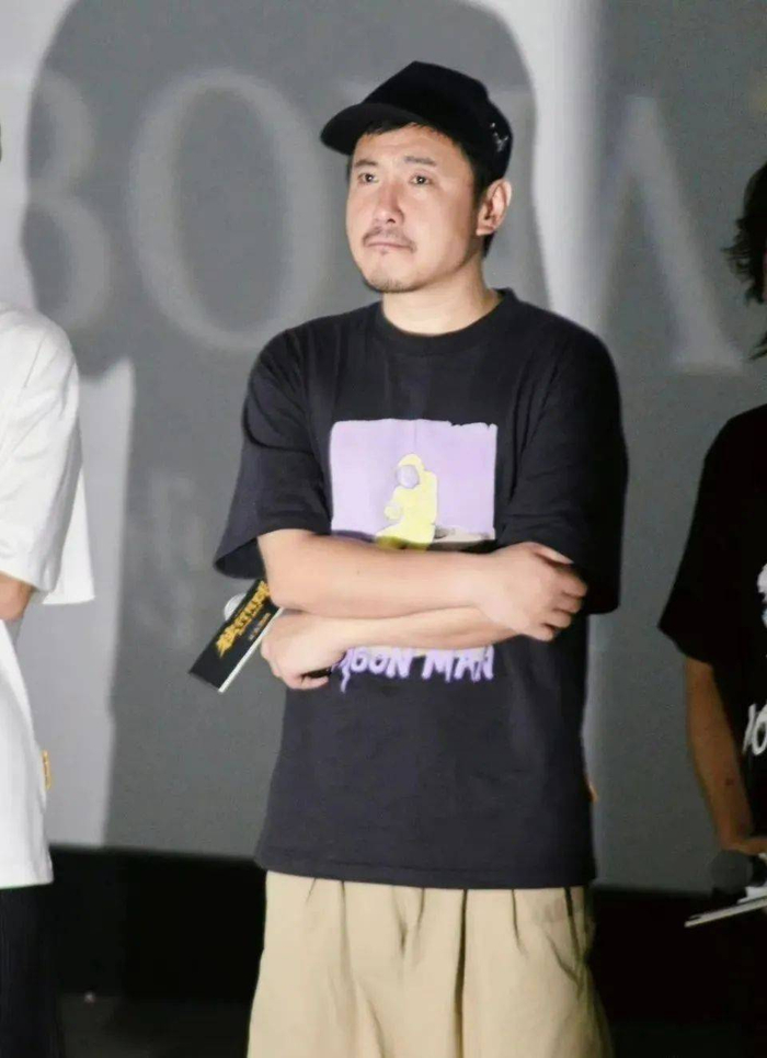 那些发福的中年男明星早就该卷起来了