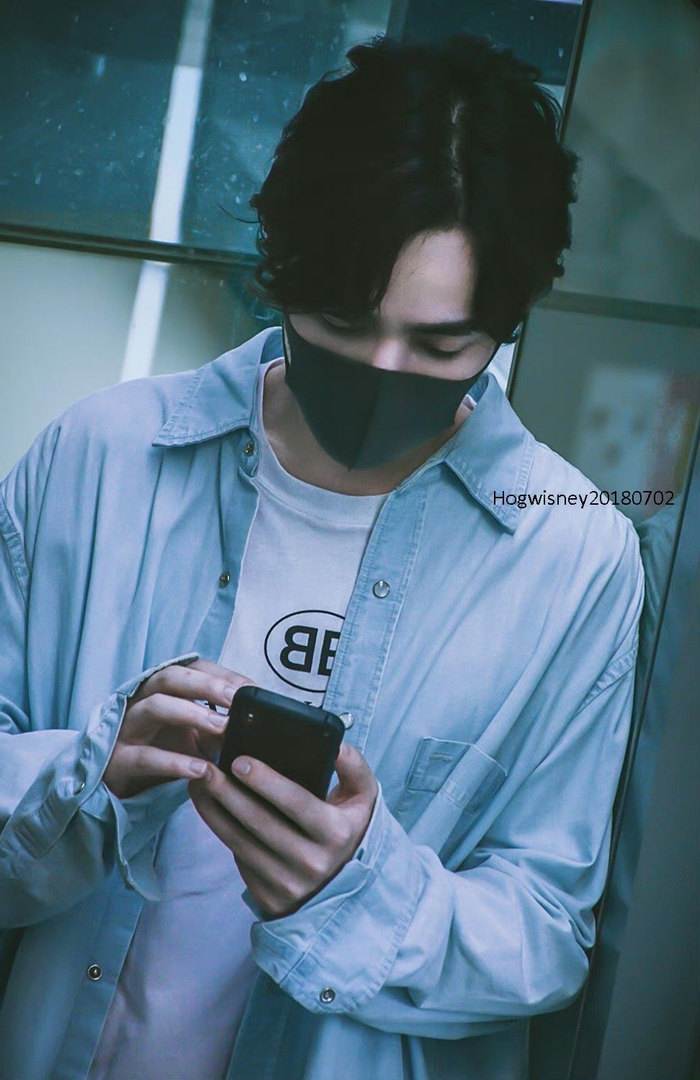 朱一龙2018年快本上班镇魂