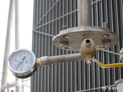 热油循环后变压器排气及油试验:1,经过全真空处理的变压器,里面基本上