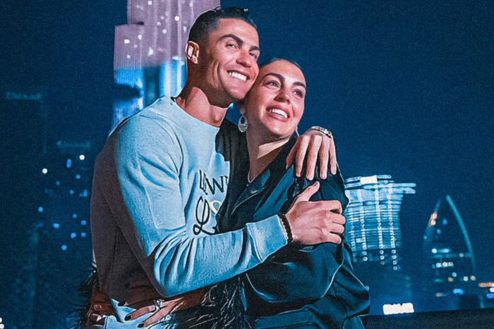 脚趾肿胀变形,太不容易了,乔治娜心疼|乔治娜|c罗|肿胀_新浪新闻