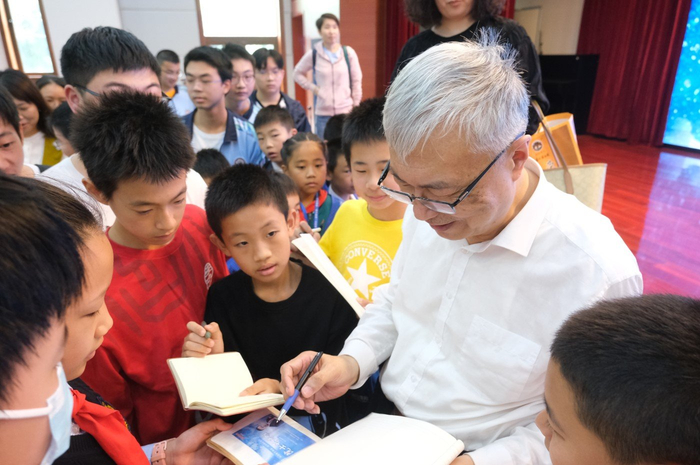 引领学生读书读人读世界|院士|读书|宁波市_新浪新闻