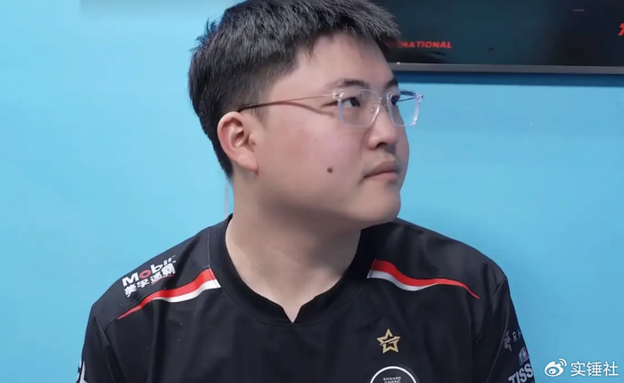 小虎uzi银河全被rng卡回去了aj爆料皇族正式封神