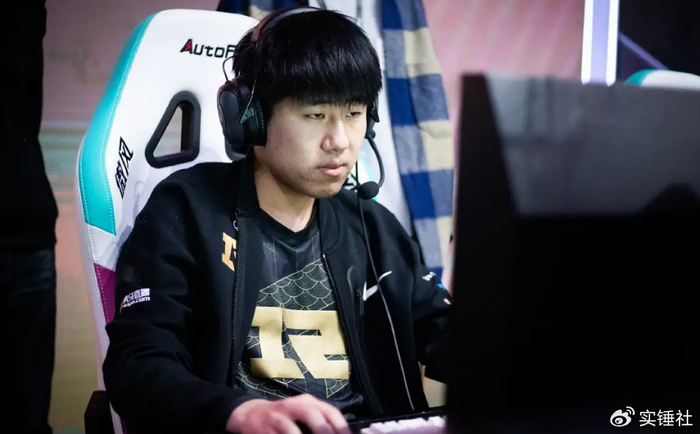 小虎uzi银河全被rng卡回去了aj爆料皇族正式封神