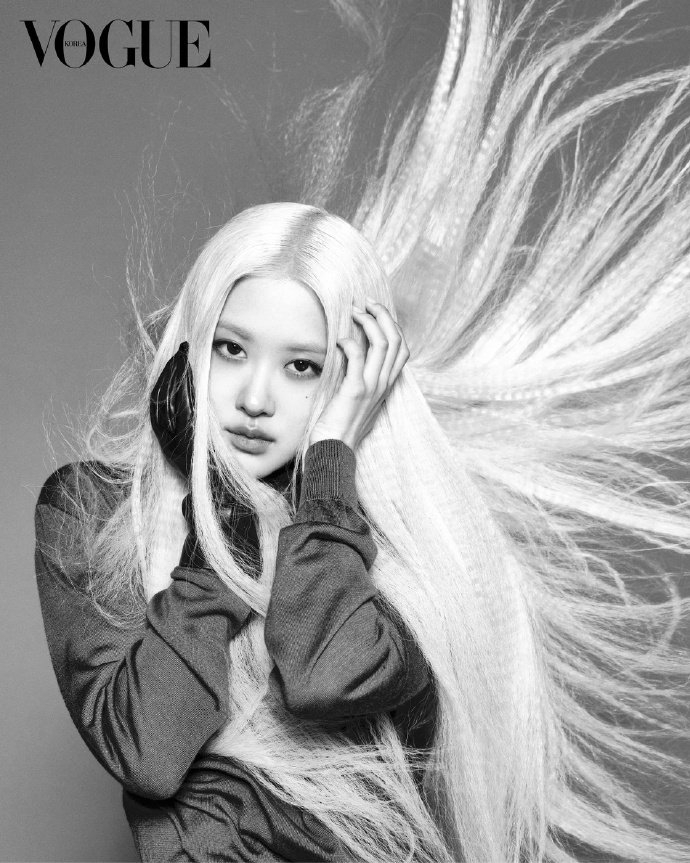 rosé 朴彩英 vogue korea 韩国版8月刊封面画报