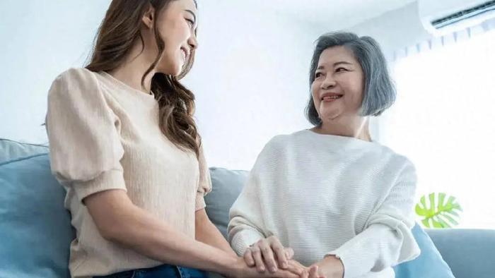 婆婆对儿媳妇的刁难，根源问题是公公和她的肢体接触过少