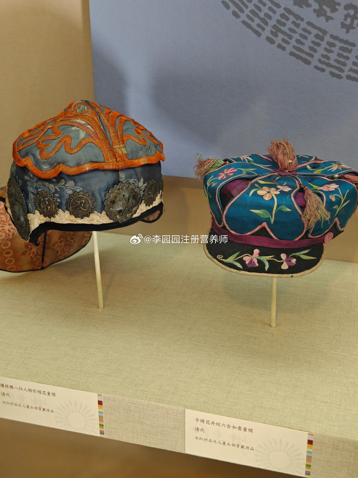 古代的暖宝宝暖耳罩虽然没有现在的暖和不过真好看哈