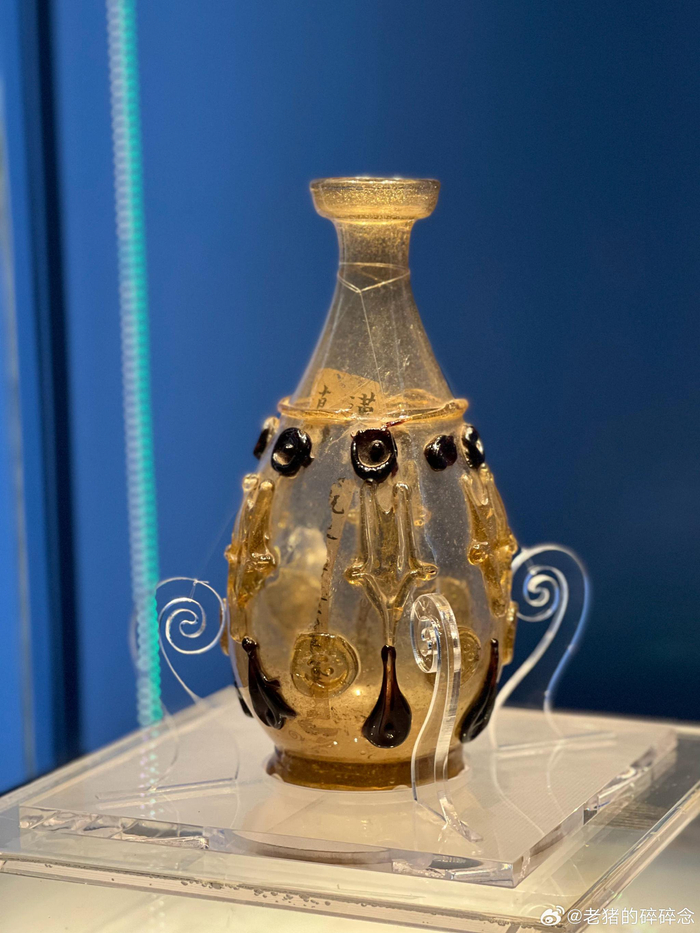 法门寺出土的唐代皇家供养琉璃器