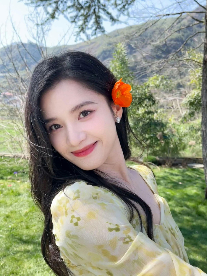 张婧仪最新花絮好有生命力的美
