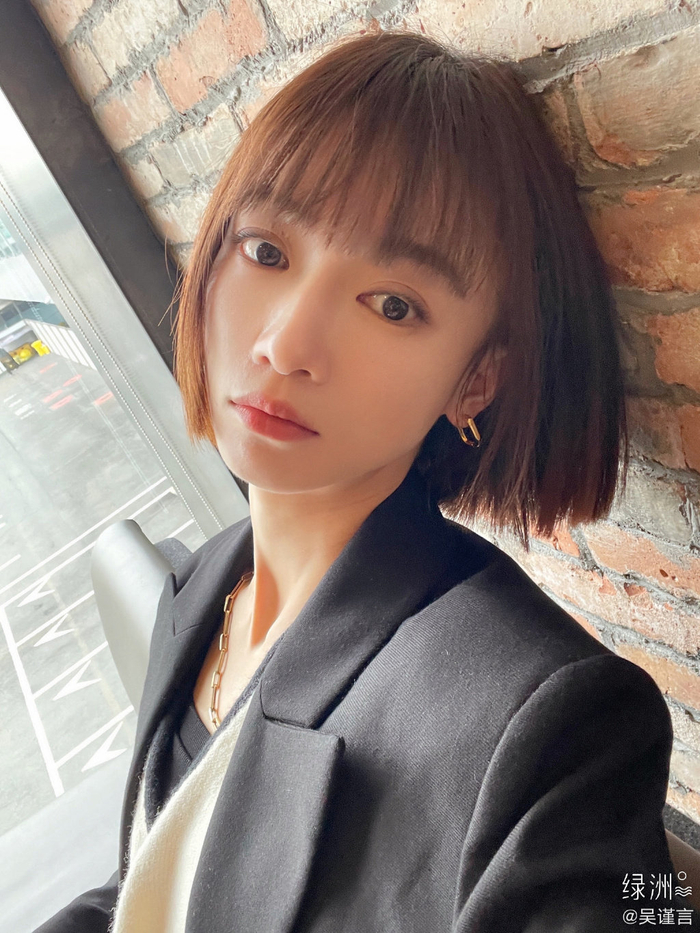 风格多变,像霸道女总裁的工作照和生活照 67吴谨言的短发造型可甜可