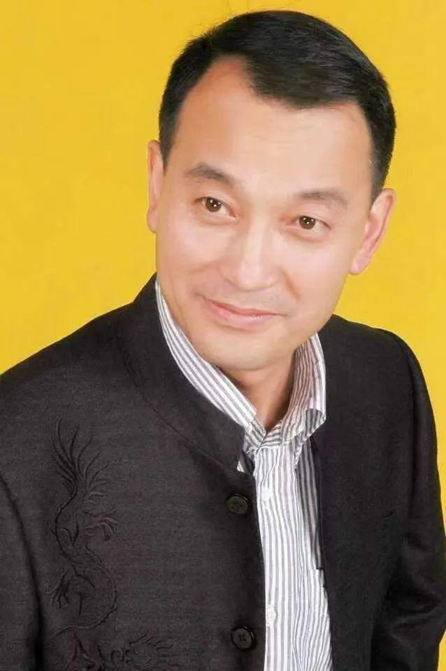 《齐王拉马》《深宫情魂》《于成龙》《丁果仙》《上马街》等剧中担纲