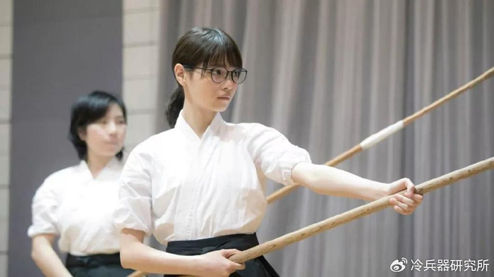 日本薙刀是一种什么武器,实战能力如何?为何武士的妻女都爱用