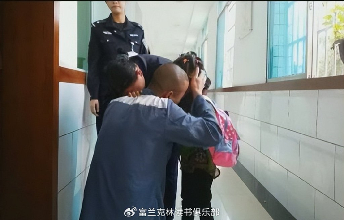 爸爸坐牢,妈妈出走,独自撑起三代之家的5岁女孩,6