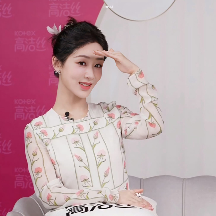 杨紫近况:口碑崩了,流量有了__财经头条