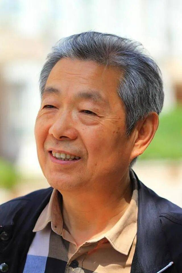 吴巍艺术简历吴巍先生以三十余年的寂寞行走,证明了文化传承的真谛