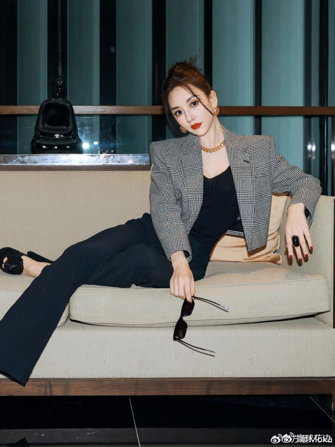 方媛在嫁给郭富城之前就是小有名气的网红,穿着打扮时髦又有型,2017年
