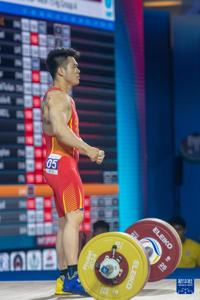举重——世界杯:石智勇获73公斤级抓举金牌|比赛|举重|世界杯_新浪