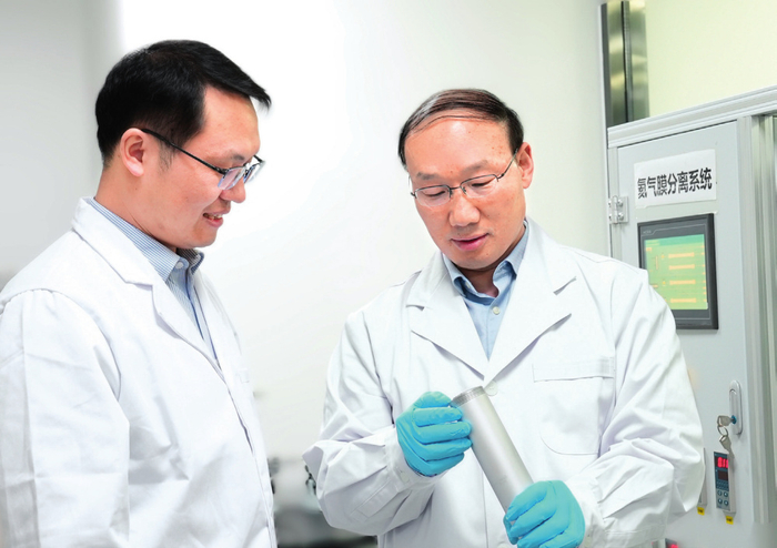 中国科学院院士 张锁江：突破核心技术 加速氦气国产化|氦元素|瞭望|天然气|低温|材料_新浪新闻