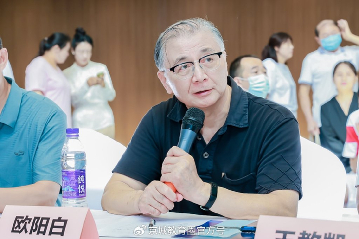这所学校的学生科技成果亮了|机器人|经开|学校_新浪新闻