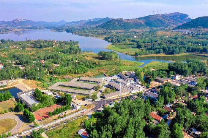 东仲都村位于山东省泗水县圣水峪镇,虽然在泗水,这里却与尼山圣境离得
