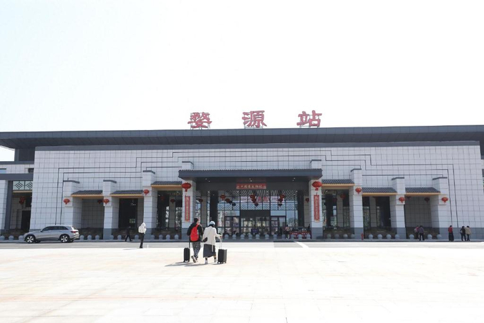 江西婺源铁路花运助力游客踏青赏花