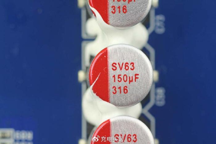 输入端tvs二极管来自君耀电子,型号smcj51a,用于吸收浪涌过电压.