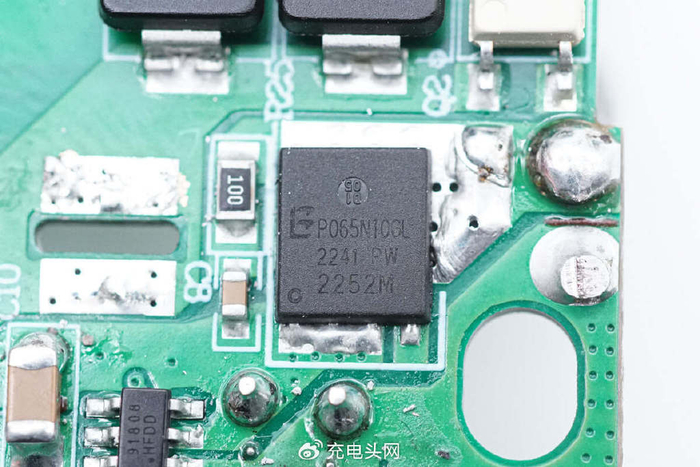 拆解报告:mcdodo麦多多70w 2c1a四合一氮化镓快充插座ch-466|氮化|快