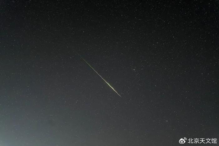 流星雨2021年4月流星雨图片