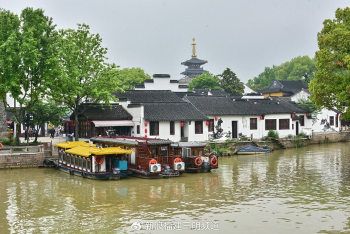 南湖是京杭运河水系组成部分,南湖红船为党史原点,红色旅游热点5-7