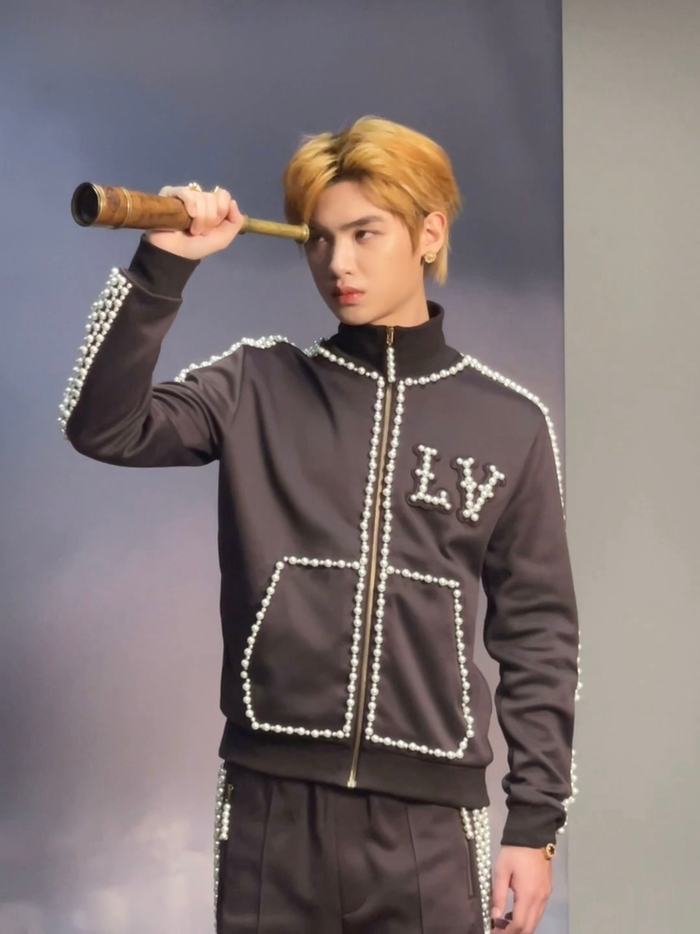 黄明昊|杂志|名品_新浪新闻