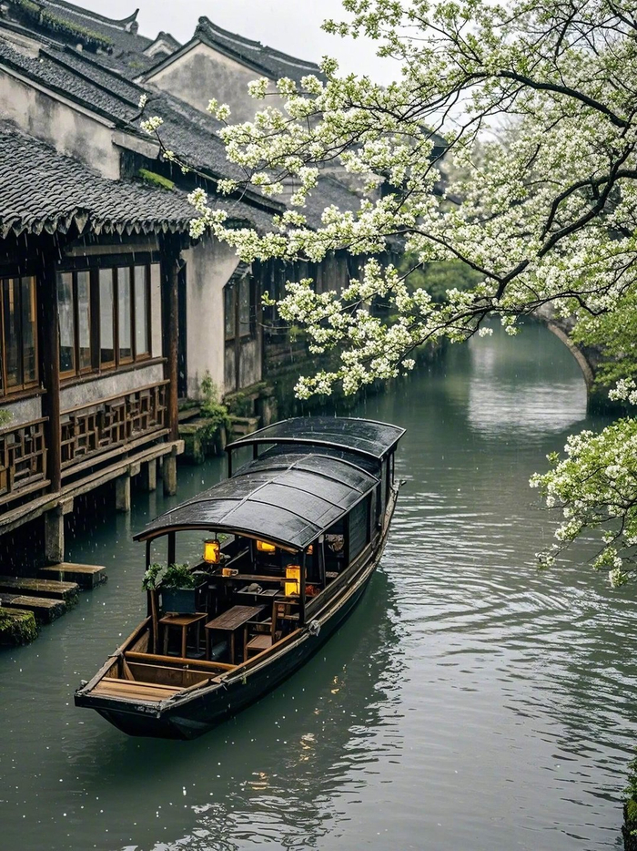 仿古木船：历史与现代工艺碰撞的独特魅力