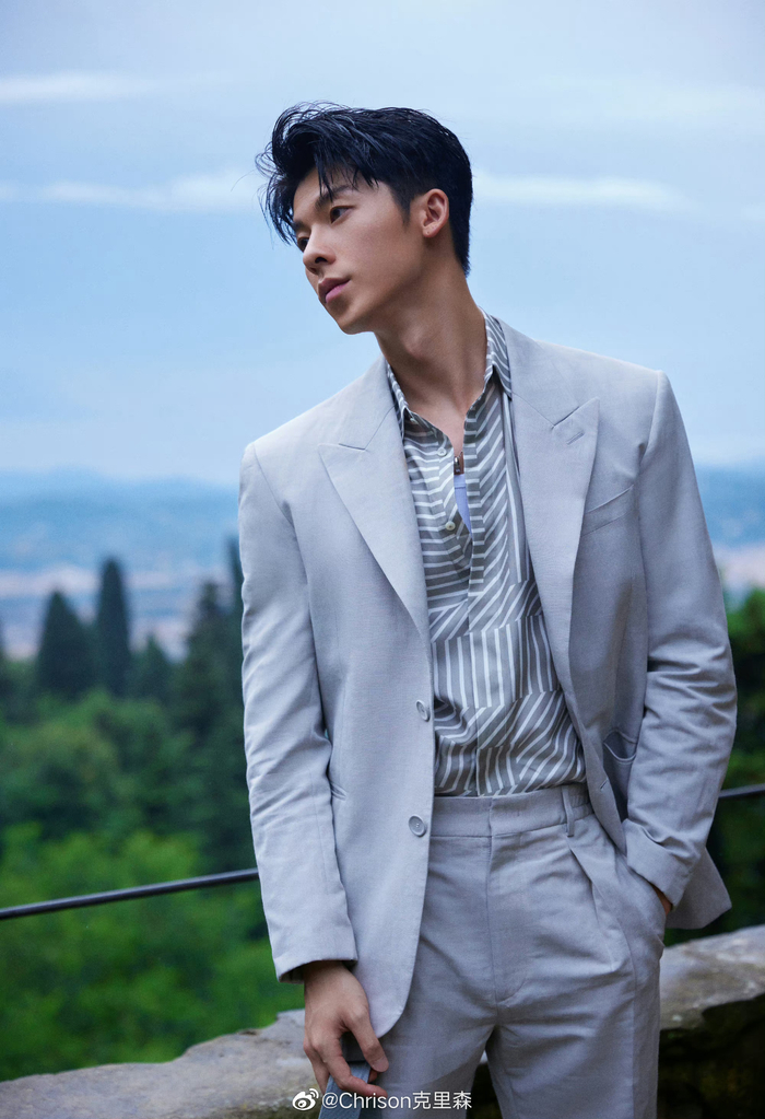 许光汉xfendi┊佛罗伦萨的花园中的男子